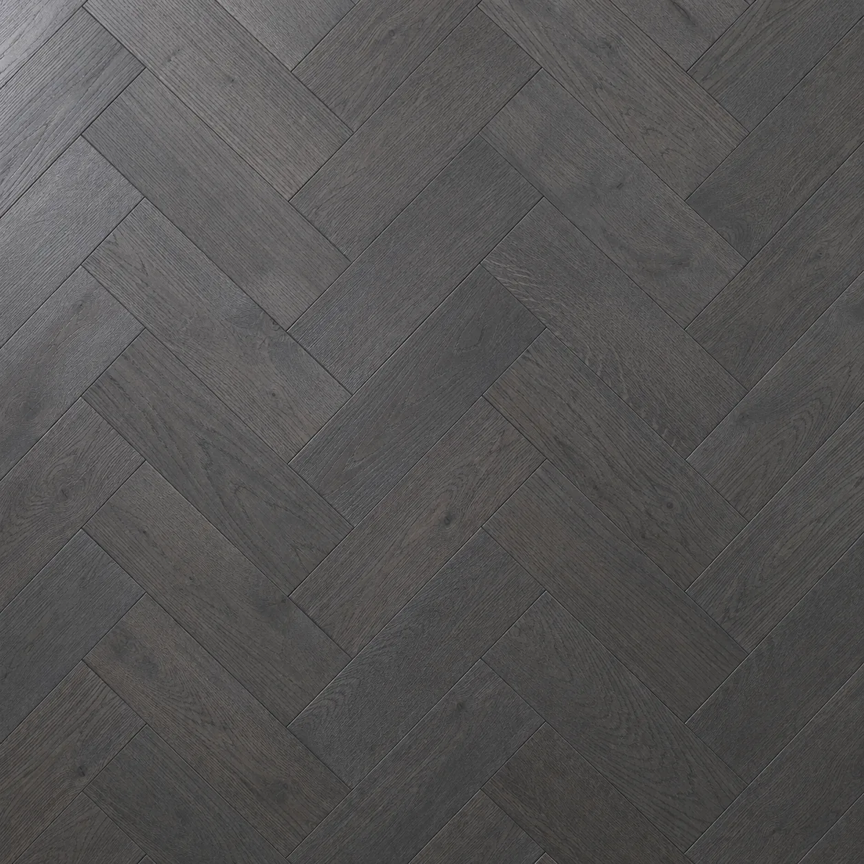 Pilkšvo atspalvio lakuotas ąžuolo eglutės parketas, 80 mm | Oak Me Up